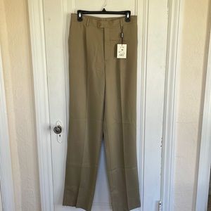 Milinea. High waisted, pleated trousers